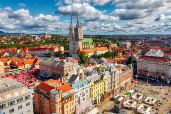 Ban Jelacic Square i Zagreb