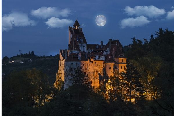 Forlænget halloween-weekend: 3 nætter i Transsylvanien fra kun 981 kr. inkl. fly, hotel og lejebil