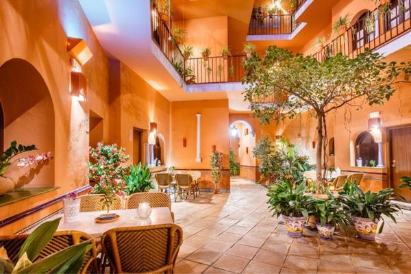 Forlænget weekend i Sevilla - Andalusiens smukke hovedstad Patio de La Alameda, Sevilla, gård