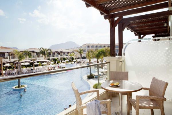 Mythos Beach Resort, poolområde