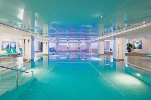 Spaophold i Hamborg - billede af poolen