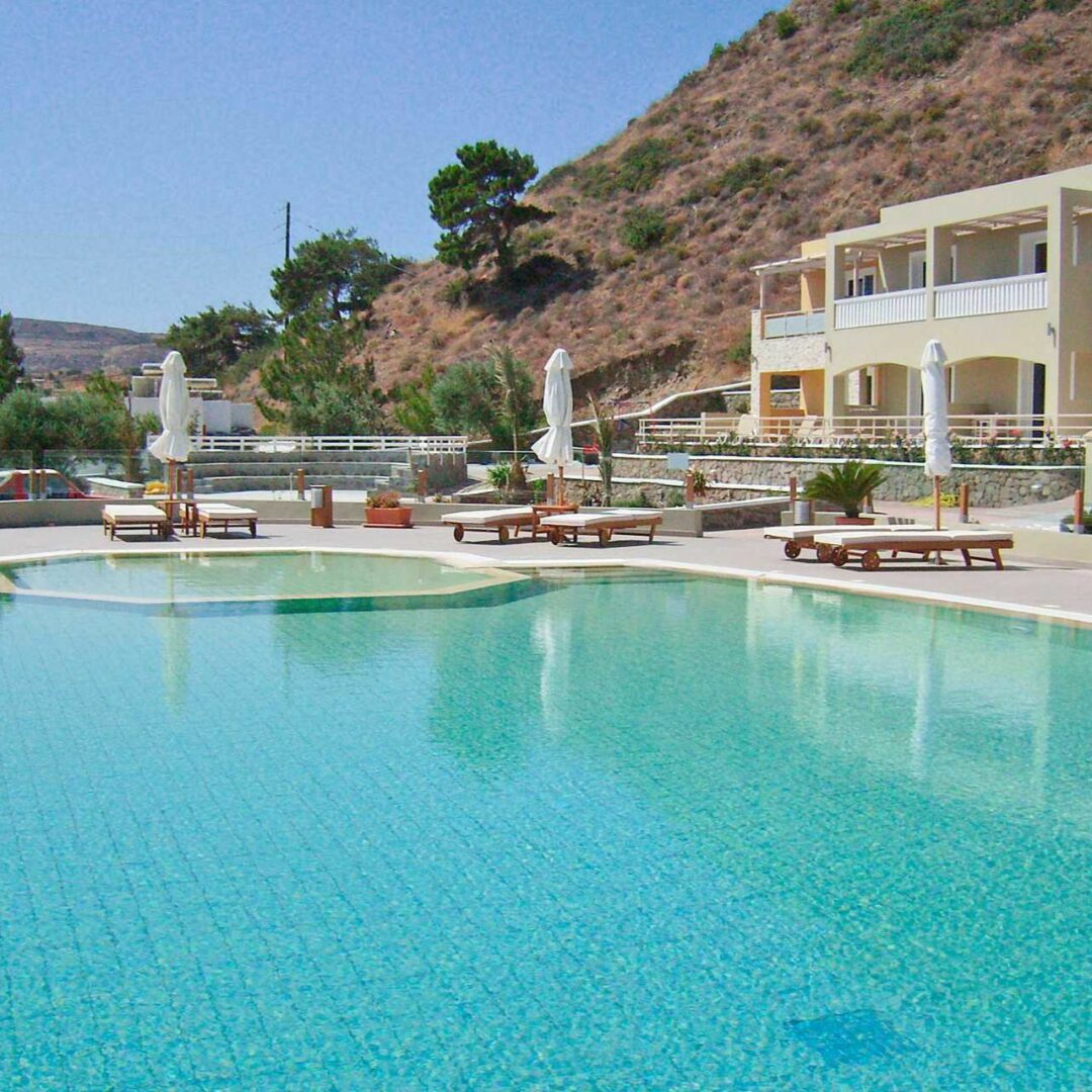 Almyra-Village-Karpathos-by-Karpathos-Graekenland-banner-1280-x-1280-1080x1080