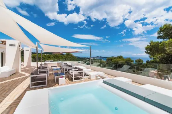Billig rejse til Mallorca - Hotellets tagterrasse med jacuzzi