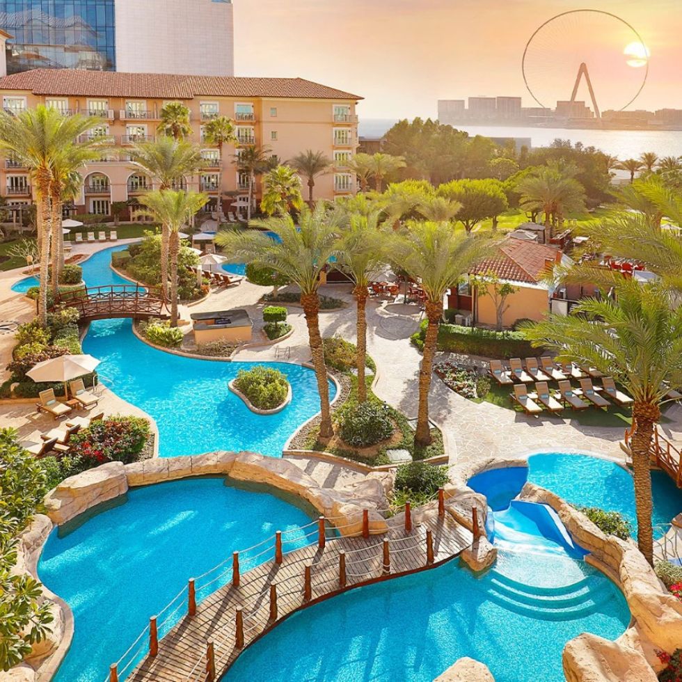 Rejse til Dubai - sol, strand og storby The-Ritz-Carlton-Dubai-banner-980-x-980