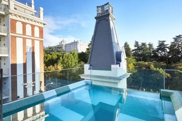 Rejse til Madrid - Hotelpool