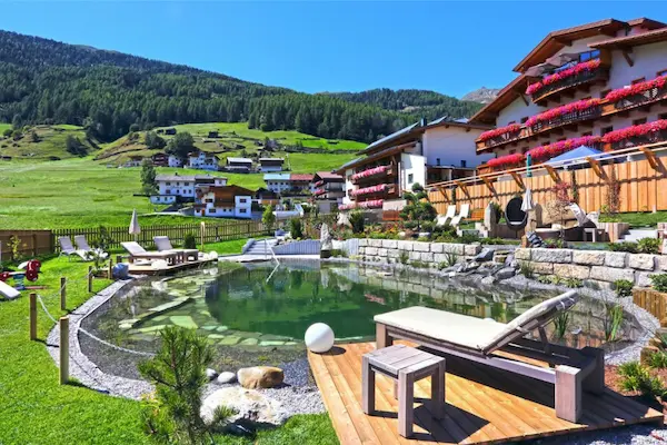 Sommerophold i Østrig - Alpengasthof Grüner - poolområde