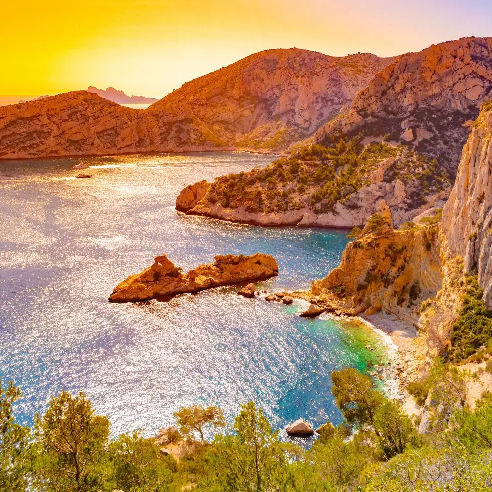 Oplev Frankrigs vilde Calanques Nationalpark Apparthotel-Odalys-City-Centre-Euromed-Marseille-Frankrig-banner