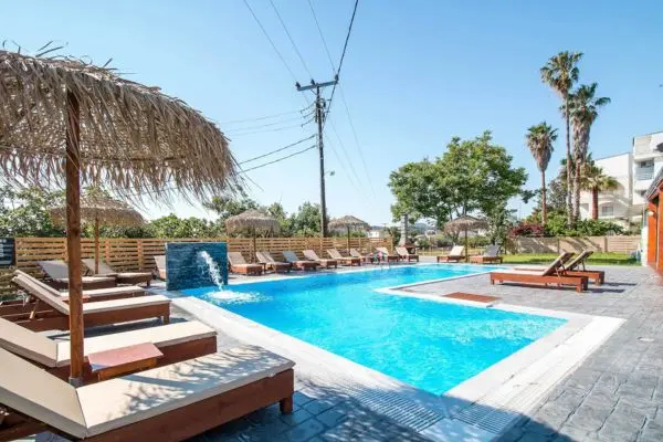 Voksenferie på Rhodos - Hotel med pool