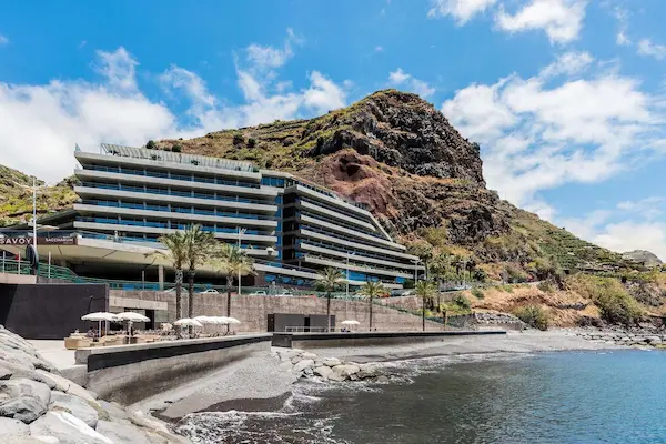 Luksusrejse til Madeira Luksusrejse til Madeira - Saccharum Resort - hotellet set udefra