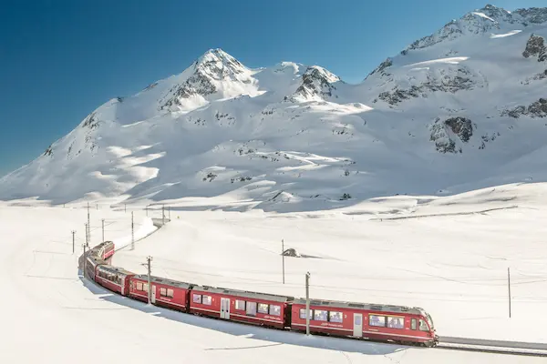 Oplev den legendariske Bernina Express Oplev den legendariske Bernina Express, togtur gennem alperne