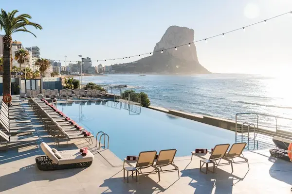 Rejse til Calpe - en lille perle i Spanien SOLYMAR Grand Hotel pool - Rejse til Calpe