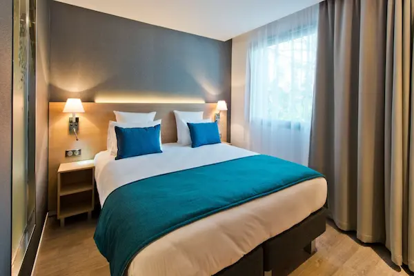 Rejse til Côte d’Azur, Golden Tulip Sophia Antipolis, værelse