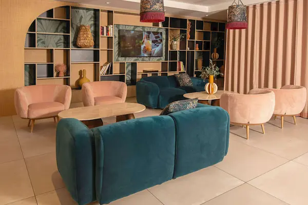 Rejse til Côte d’Azur, Golden Tulip Sophia Antipolis, lobby