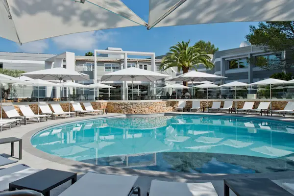 Rejse til Côte d’Azur, Golden Tulip Sophia Antipolis, pool