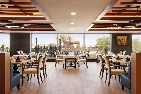 Rejse til Kusadasi Rejse til Kusadasi, Hotel Ramada & Suites by Wyndham, restaurant