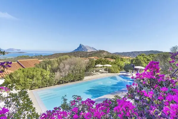 Hotel Lu Nibareddu, rejse til Sardinien, pool