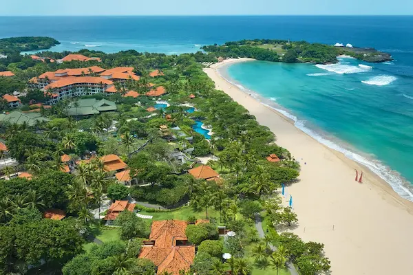 Rejse til Bali, hotellet ligger lige ved stranden i Nusa Dua