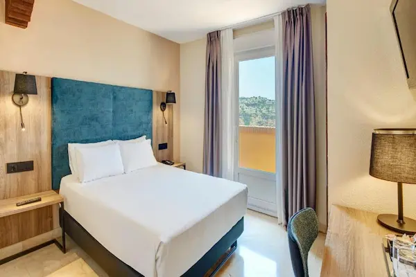 Rejse til Toledo - Spaniens historiske perle, Hotel Sercotel Alfonso VI værelse