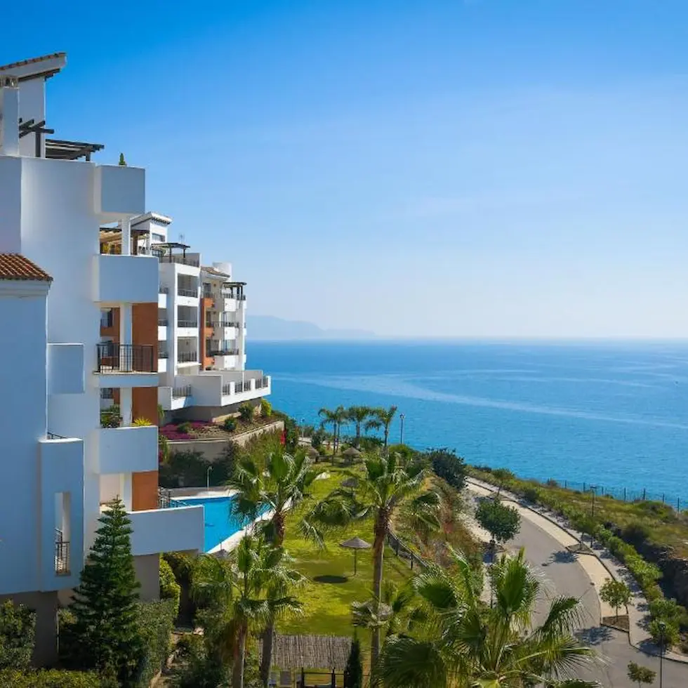 Rejse til Costa del Sol Olee-Nerja-Holiday-Rentals-by-Fuerte-Group-Costa-del-Sol-Spanien-banner-980-x-980