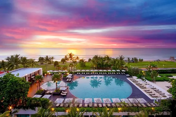 Rejse til Phuket, pool med havudsigt