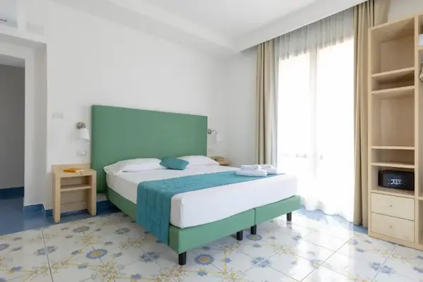 Storbyrejse til Napoli Storbyrejse til Napoli, Napolit'amo Hotel Medina, værelse