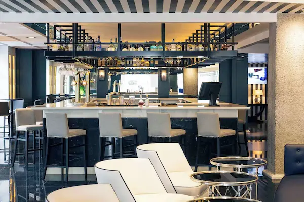 Mercure Bilbao Jardines de Albia, bar, weekendrejse til Bilbao