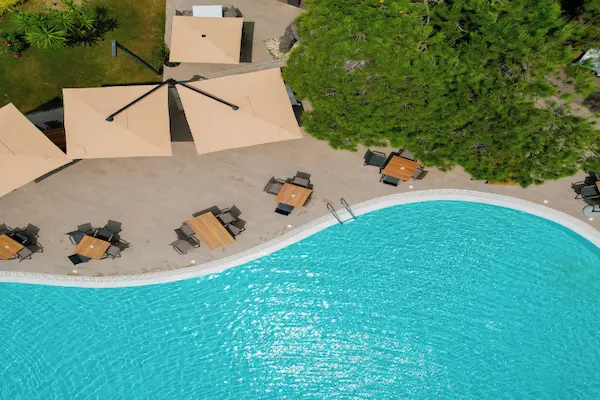 Rejse til Albanien, Supreme Hotel & Spa, pool luftfoto