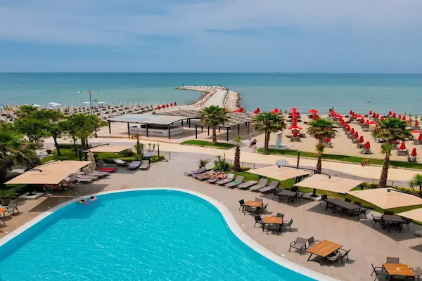 Rejse til Albanien, Supreme Hotel & Spa, pool og strand