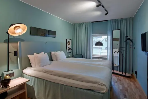 Nytårsrejse til Stockholm, scandic klara stockholm værelse