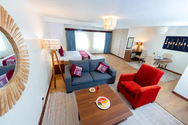 Safarirejse til Kenya - med strand, storby og safari Safarirejse til Kenya, Heri Heights Hotel Apartments