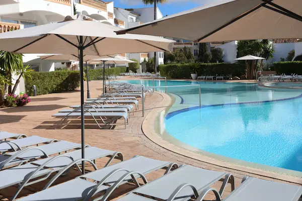 Miniferie til Mallorca Miniferie til Mallorca, Aparthotel La Pergola, pool