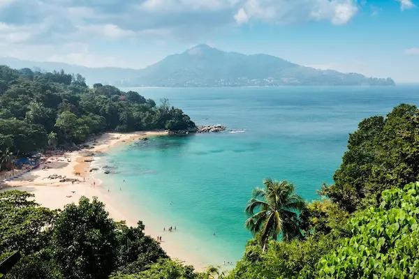 Rejse til Phuket - tropisk strandferie i Thailand Rejse til Phuket - den nærliggende Kamala Beach