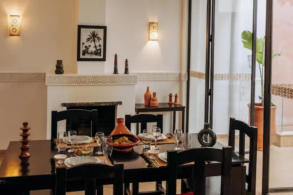 Rejse til eventyrlige Marrakech Rejse til Marrakech, Riad ANYSSA, spisestue