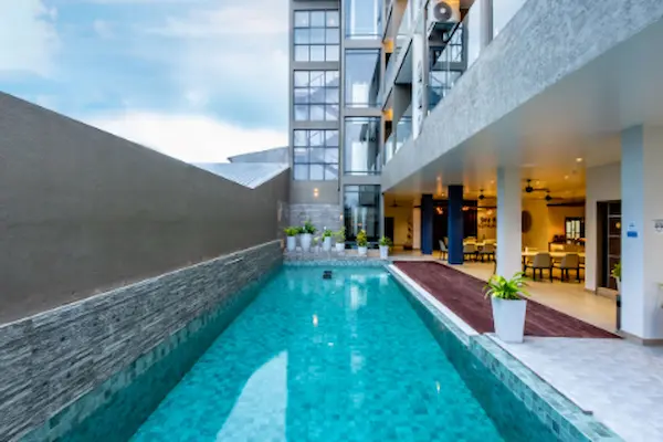 Sky Beach Maldives Hotel, billig rejse til Maldiverne, pool