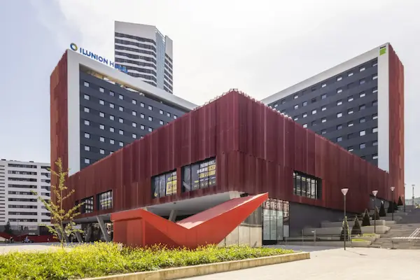 Rejse til San Sebastián Hotel Ilunion San Mamés, Bilbao, hotellets facade