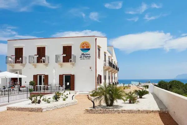 Marina di Petrolo Hotel & SPA, Rejse til Sicilien, facade