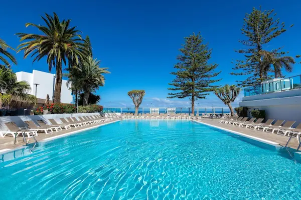 Rejse til Tenerife Poolområde med havudsigt på Hotel Best Semiramis, Rejse til Tenerife
