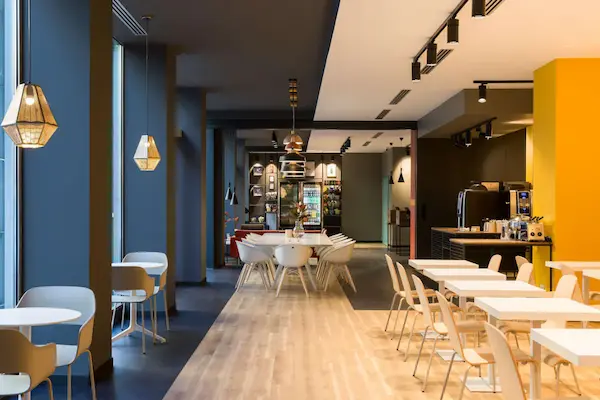 Oplev den legendariske Bernina Express B&B Hotel Milano Central Station, spiseområde