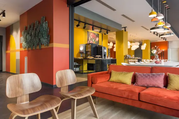 Oplev den legendariske Bernina Express B&B Hotel Milano Central Station, lobby