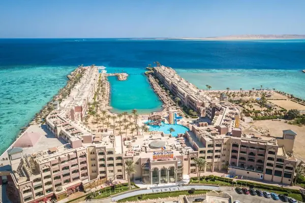 All inclusive i Hurghada All inclusive i Hurghada - luftfoto over hotellet med beliggenhed direkte ved strand og hav
