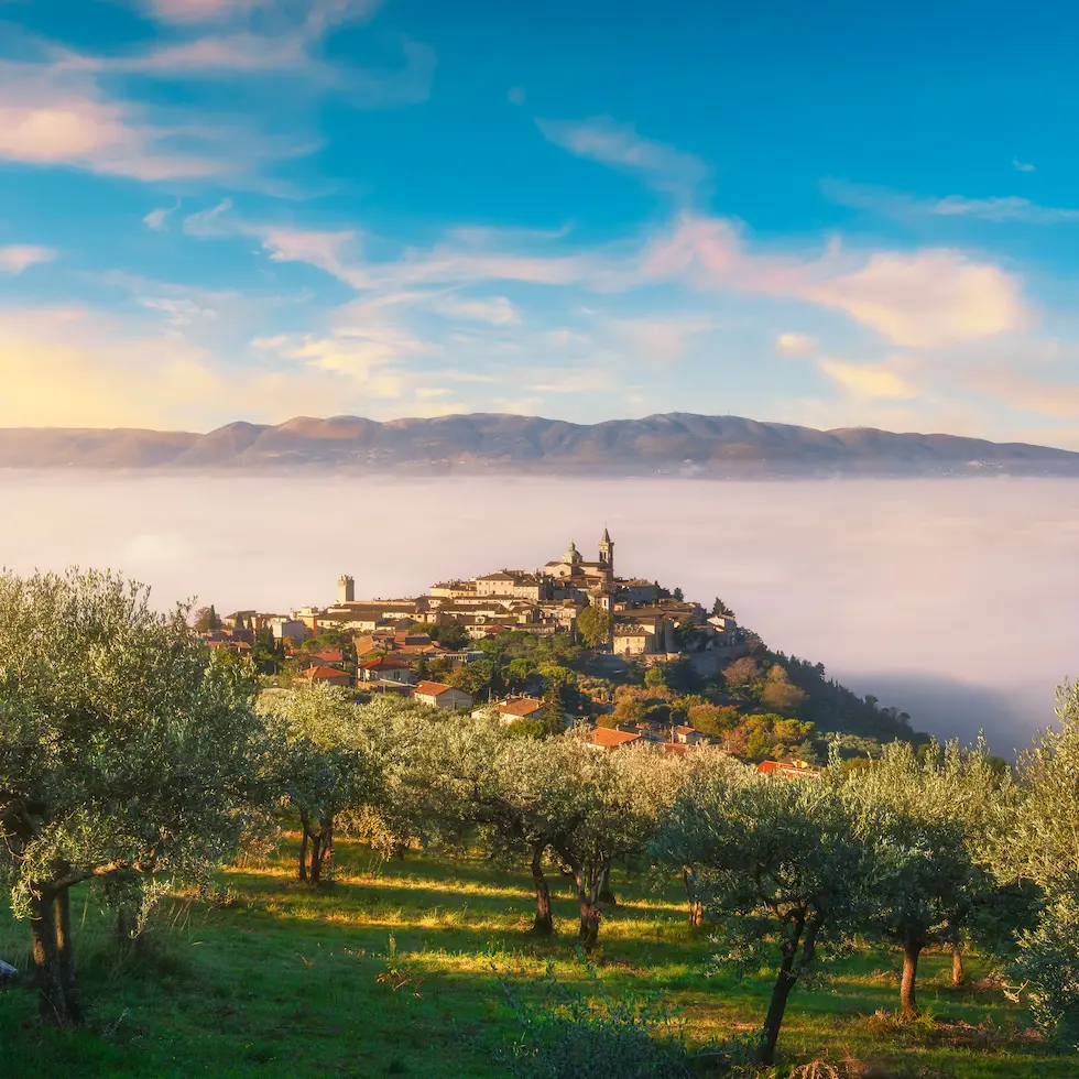 Trevi-syd-for-Perugia-Umbrien-Italien-banner-980-x-980