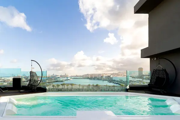 Rejse til Gran Canaria Hotel Puerto de La Luz by Pierre and Vacances, Gran Canaria pool og udsigt