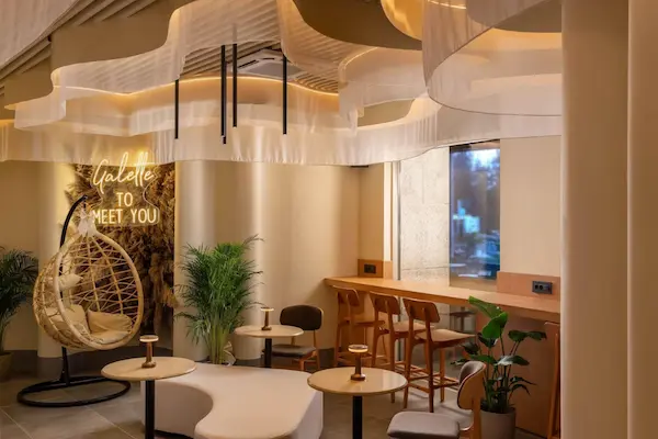 Hotel Pullman Bucharest World Trade Center, lobby