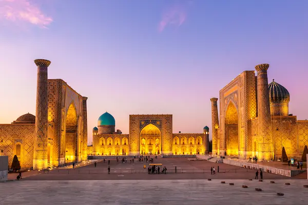 Fly til Usbekistan - Registan square, Samarkand