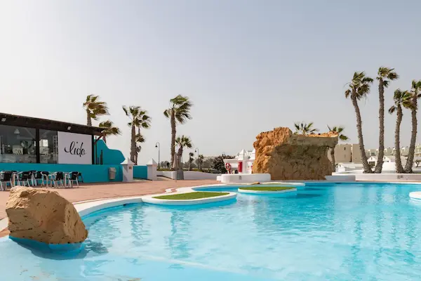 Rejse til Lanzarote Sands Beach Resort, Gran Canaria, pool og bar