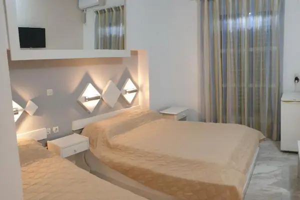 Rejse til Santorini - Ægæerhavets perle Porto Castello, værelse