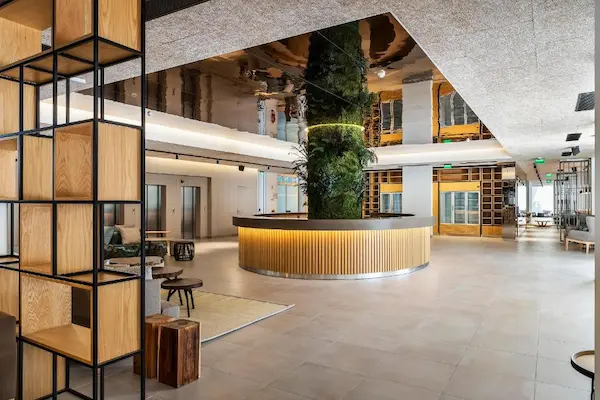 Weekendrejse til Algarve Rejse til Algarve - moderne indretning i lobby