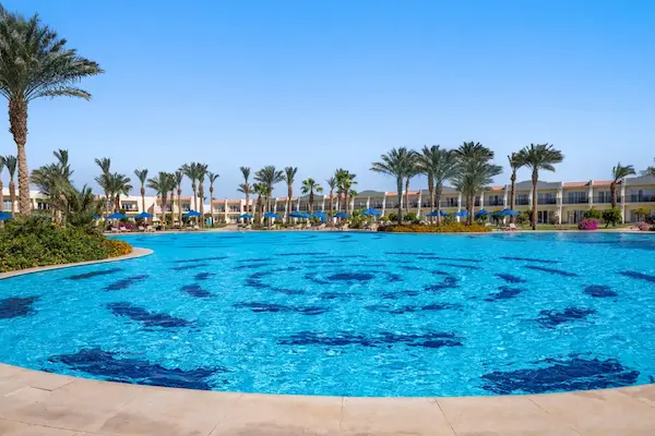 Rejse til Sharm el-Sheikh, DoubleTree by Hilton Sharks Bay - poolomr&aring;de