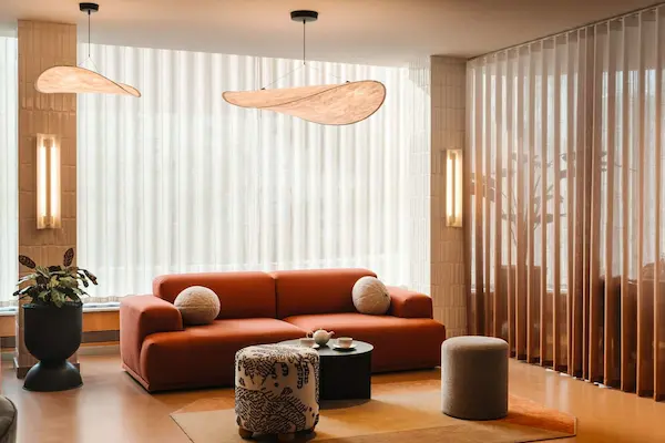 ABBA i London, Mercure London Earls Court, lobby