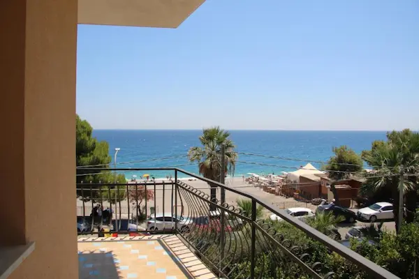 Rejse til Sicilien, Chrismare hotel, altan